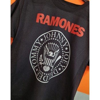 T-shirt nera Ramones